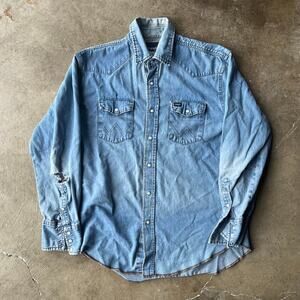 VINTAGE WRANGLER PEARL SNAP DENIM SHIRT CHAMBARAY MENS LARGE FADED 80S